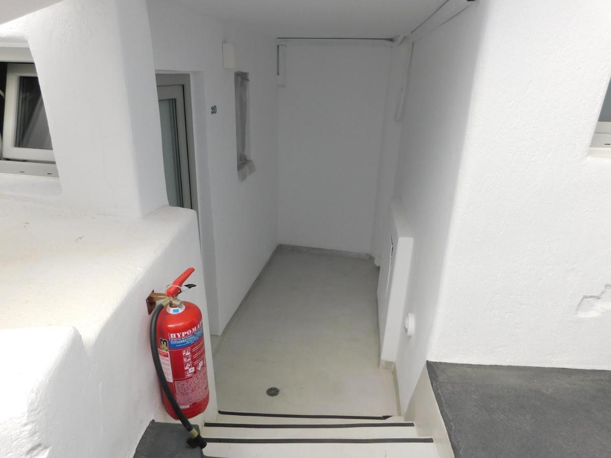 Calm Center Rooms Fira  Exterior photo